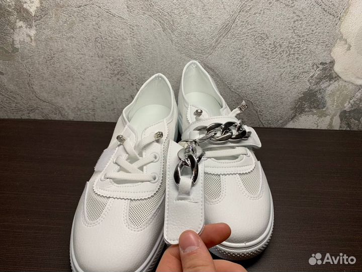 Лоферы белые в сетку