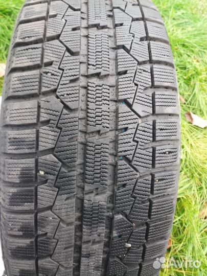 Toyo Observe Garit GIZ 225/55 R17 97Q