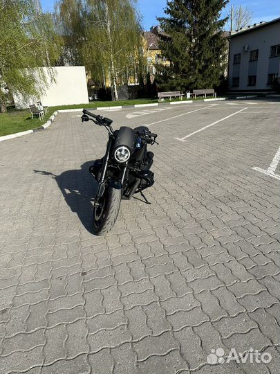 BMW R nine T