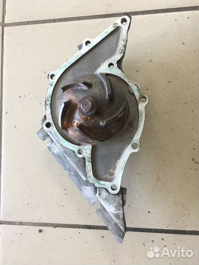 Помпа насос водяной audi A8 D3 quattro