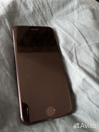 iPhone SE, 128 ГБ