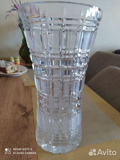 Большая хрустальная ваза и ваза для фруктов