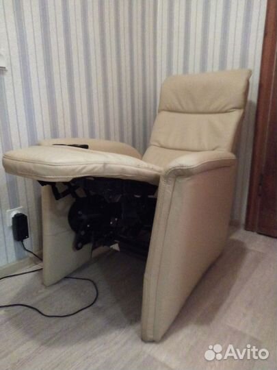 Кресло реклайнер с электроприводом с подъёмом