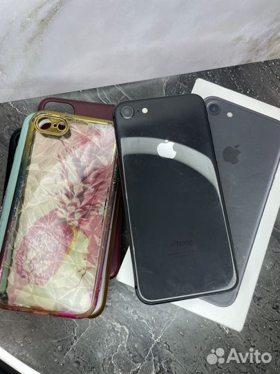 iPhone 8, 64 ГБ