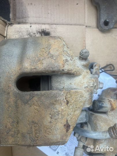 Суппорта передние тормозные, passat cc 1.8 2010