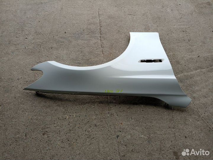 Крыло переднее правое Bmw 523 F10 N52B25A 2010