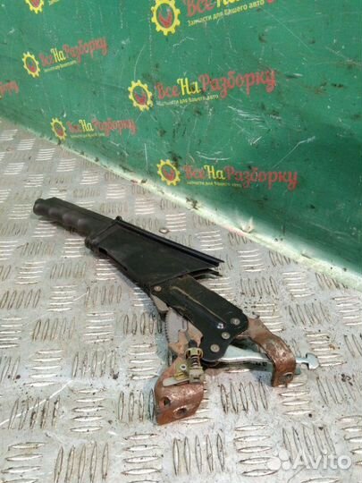 Ручной тормоз ручник Volkswagen Passat B3