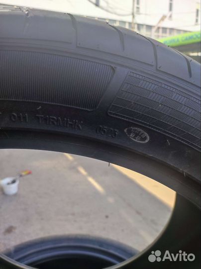 Kapsen RS26 295/40 R21