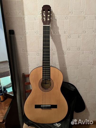 Классическая гитара Maxtone