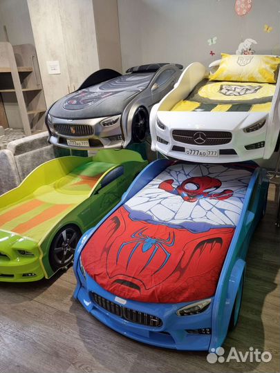 Детская кровать машина