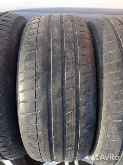 Petlas Velox Sport PT741 215/55 R17