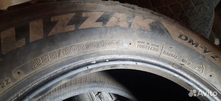 Bridgestone Blizzak DM-V2 235/60 R16