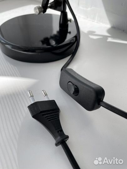 Лампа настольная