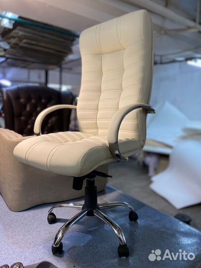 Офисное кресло