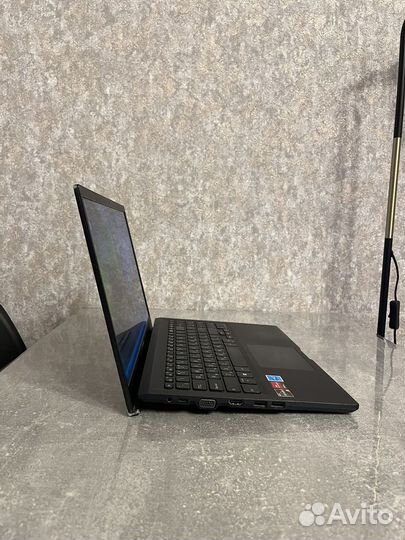 Мощный Asus (Ryzen 3250U/8гб/Vega 3/SSD512)