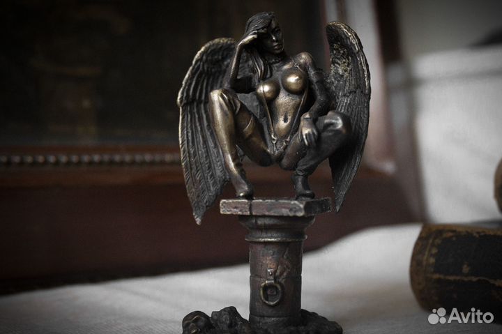 Статуэтка из бронзы - Лилит на перепутье