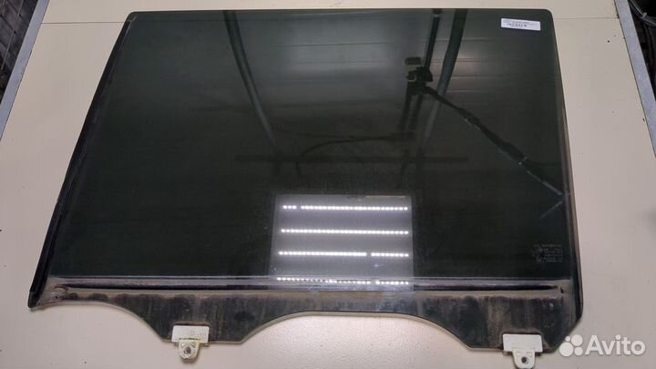 Стекло боковой двери Infiniti QX56, 2011