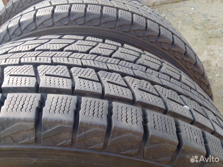 Dunlop Winter Maxx SJ8 215/65 R16 98Q