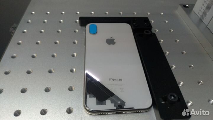 3aмeнa заднего стекла iPhone лазером