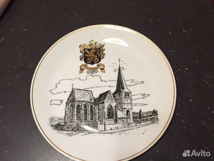 Настенная тарелка