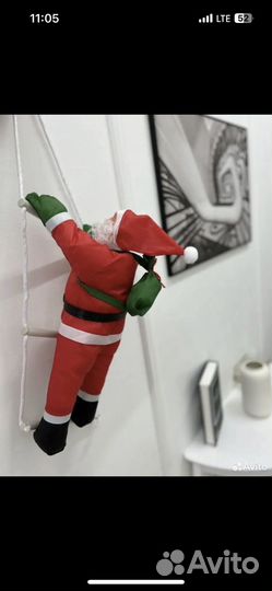 Дед мороз на лестнице