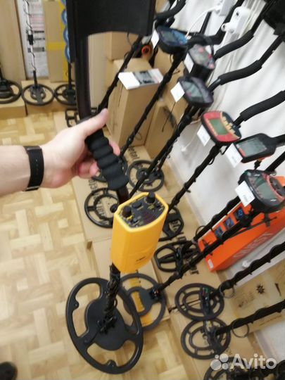 Металлоискатель Глубина 1.8м. новый