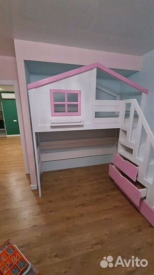 Двухъярусная кровать детская