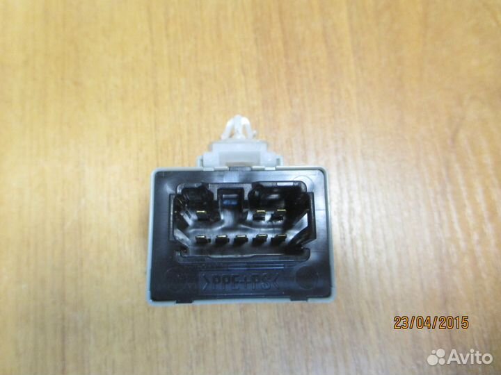 Реле указателя поворотов Тойота Камри V40