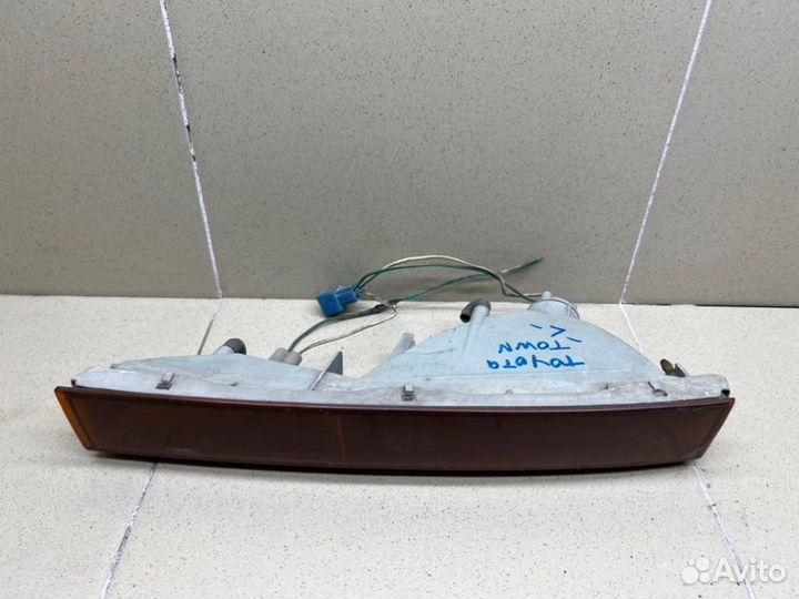 Указатель поворота левый Toyota Town/Masterace V