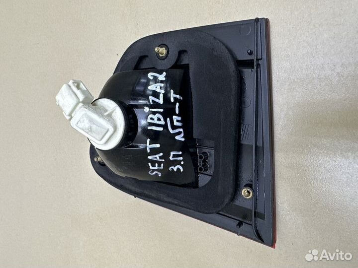 Фонарь в крышку багажника Seat Ibiza 2