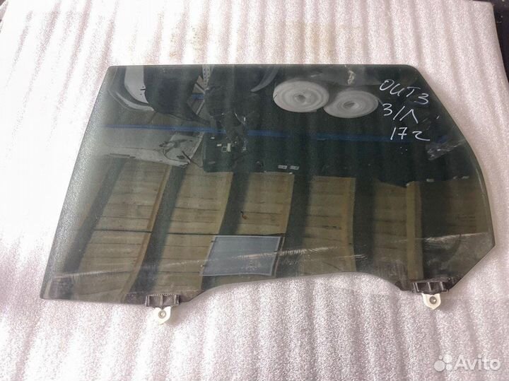 Стекло двери заднее левое Mitsubishi Outlander Gt