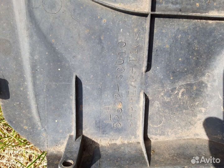 Подкрылок задний левый Toyota crown S170