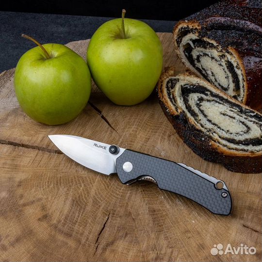 Универсальный складной нож Ruike P671-CB удачно со