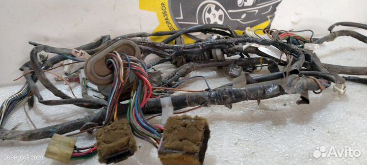 Проводка двери Mitsubishi Montero V20 6G72 3.0