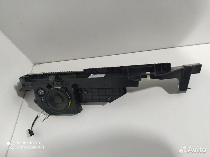 Кронштейн полки багажника левый Land Rover 4