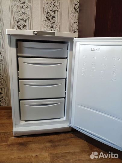 Морозильная камера indesit SFR 100
