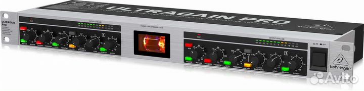 Микрофонный предусилитель Behringer MIC2200 V2