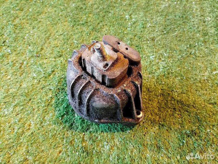 Опора двигателя (подушка двс) 13981112 BMW 3-serie