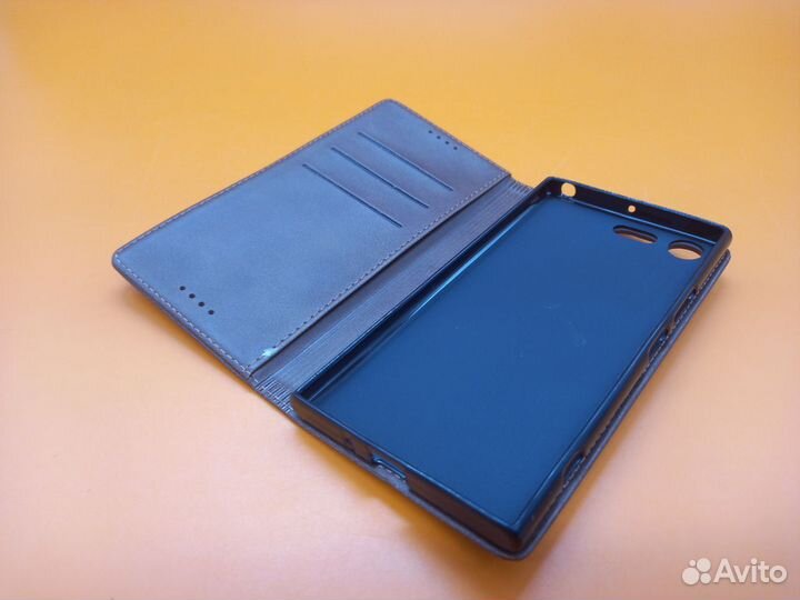 35979 Чехол-книжка для Sony Xperia XZ1