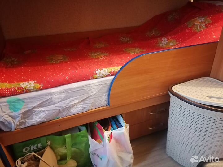 Кровать двухъярусная