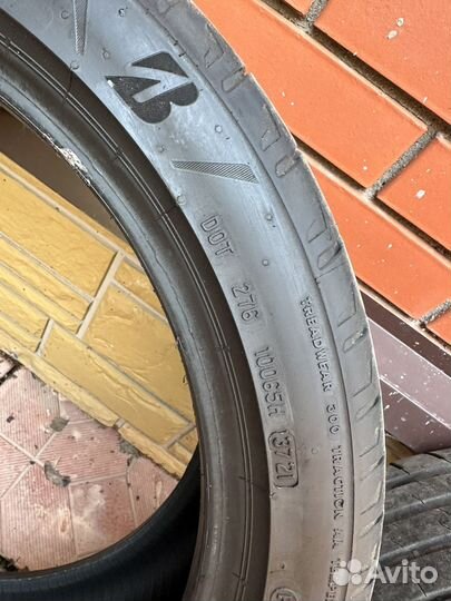 Bridgestone Potenza S001 245/40 R19 и 275/35 R19 100Y