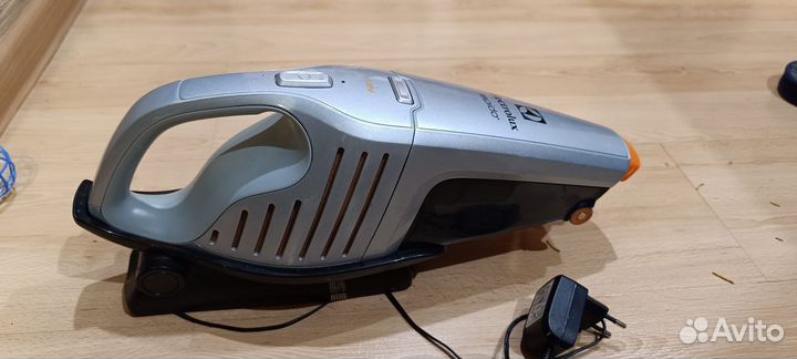 Пылесос Electrolux rapido ZB5112E автомобильный