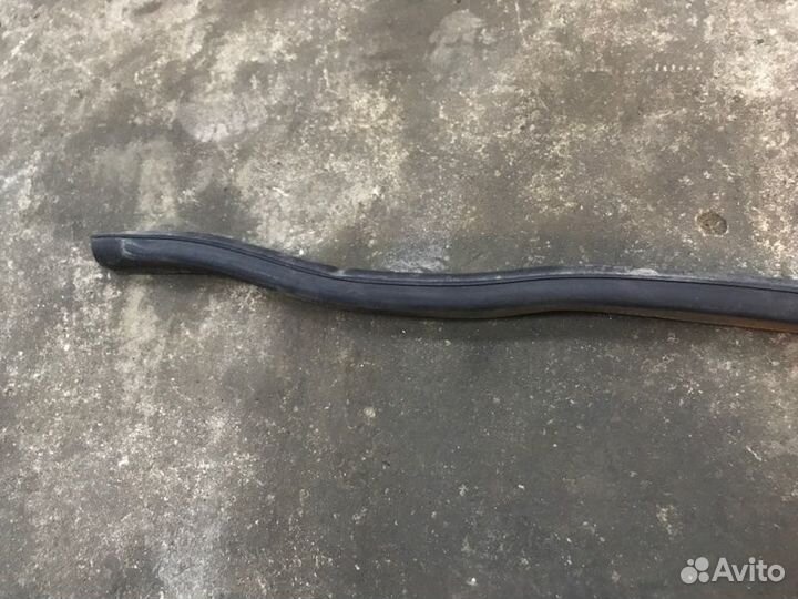 Уплотнительная резинка Opel Astra H хетчбэк 3-Х