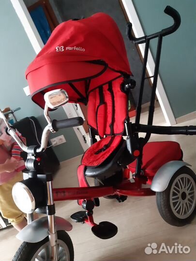 Детский трехколесный велосипед с ручкой