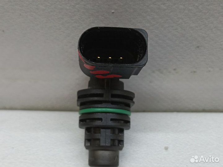 Датчик положения распредвала Volkswagen Jetta A6