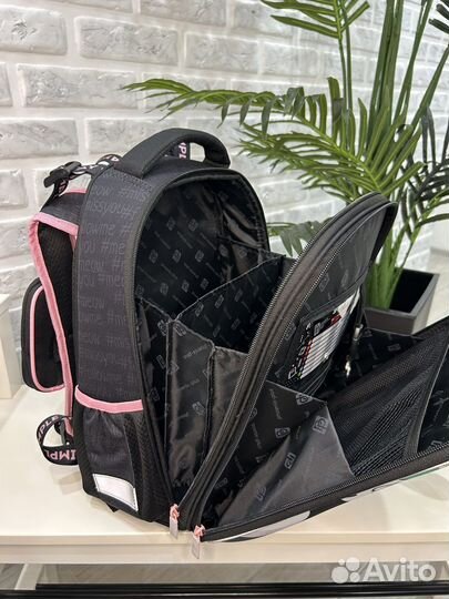 Рюкзак школьный/комплект/новый