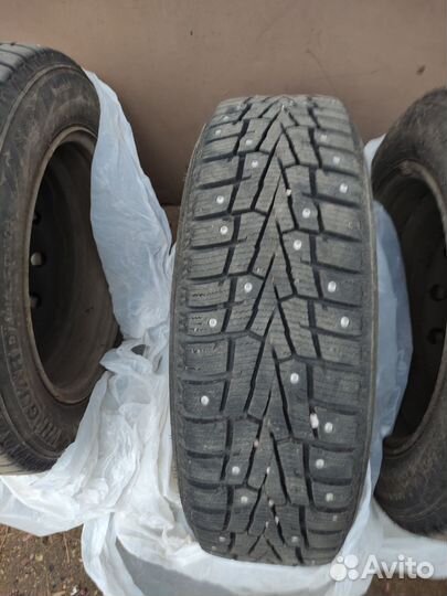 Зимние шины на дисках 195 65 R15. От Лада Веста