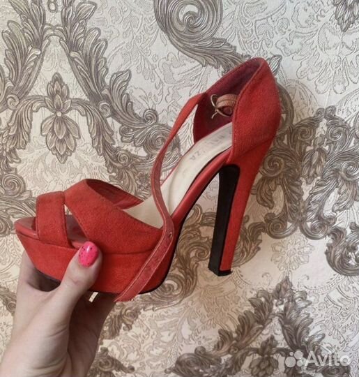 Босоножки 37