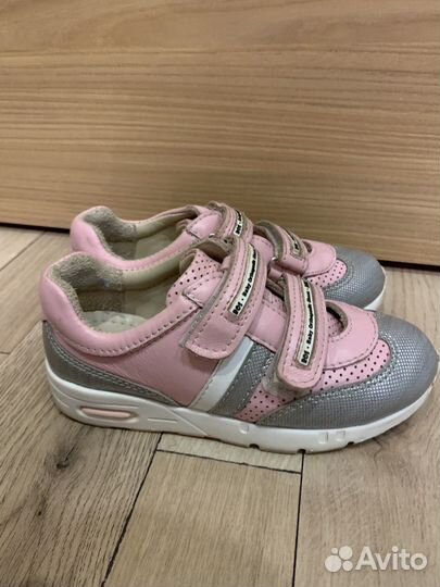 Кроссовки для девочки