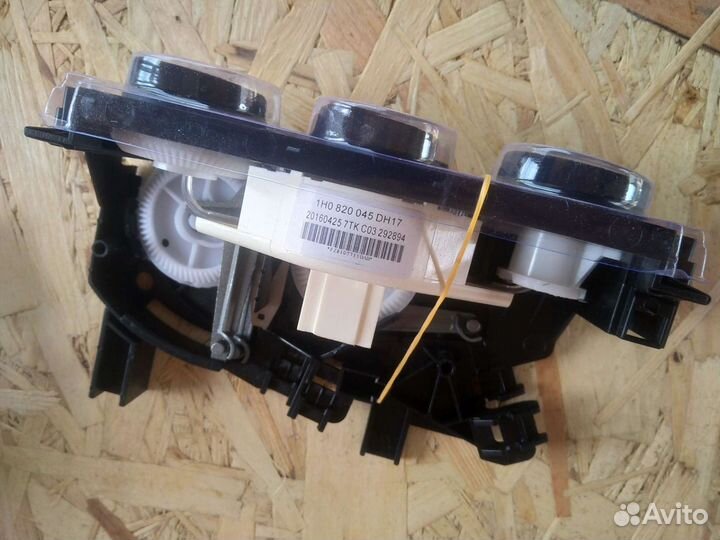 Блок управления печкой Passat b3 Golf3 (3 троса)